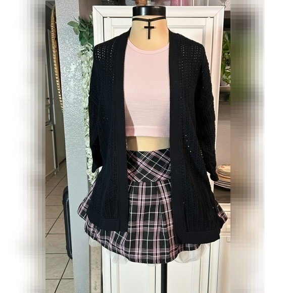 Old Navy Sweaters - XSmall Old Navy Black Crocheted Cardigan Quarter Sleeves‎ Winter Fall